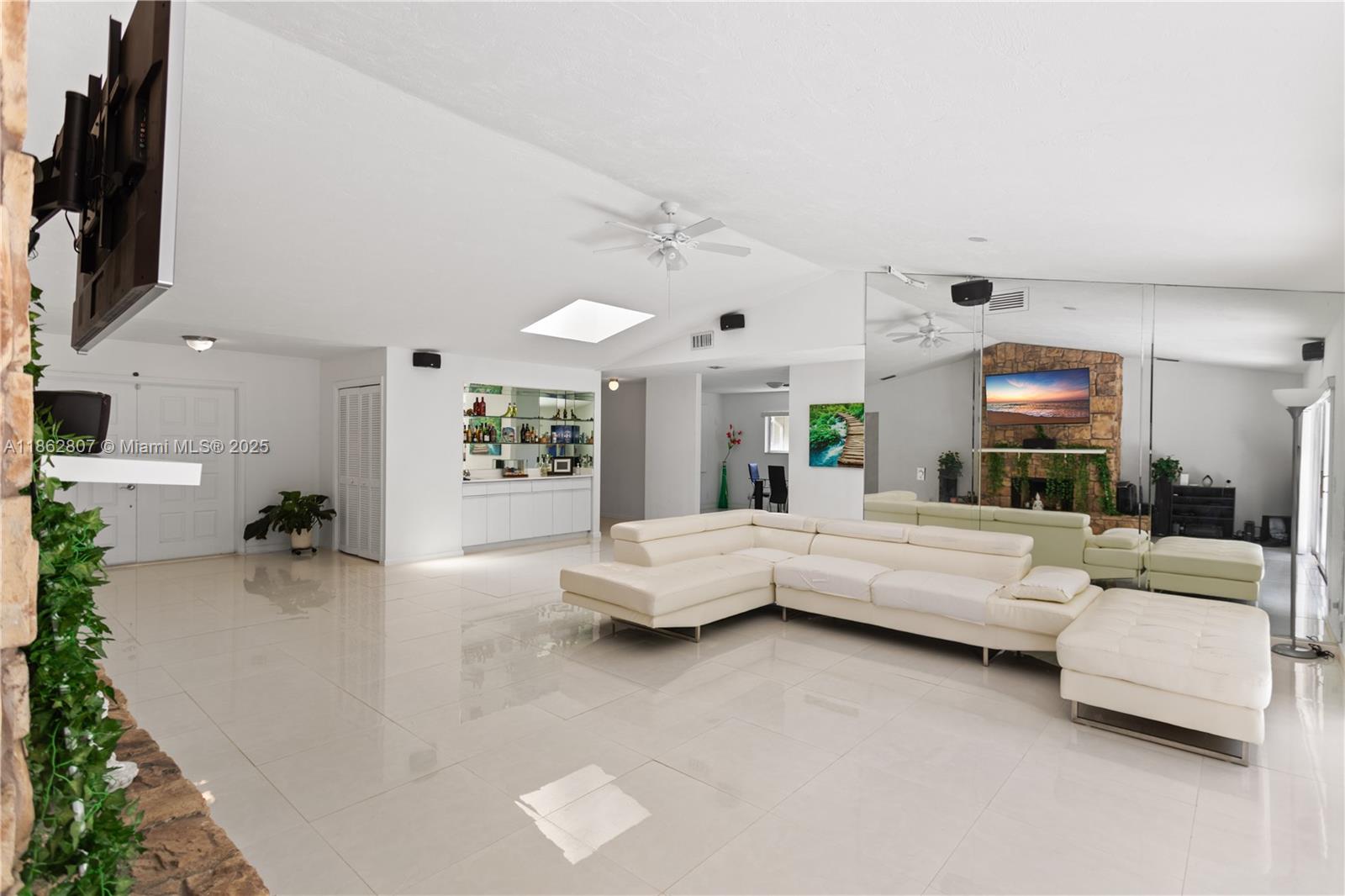 CRANBROOK LAKE ESTATES - Residential