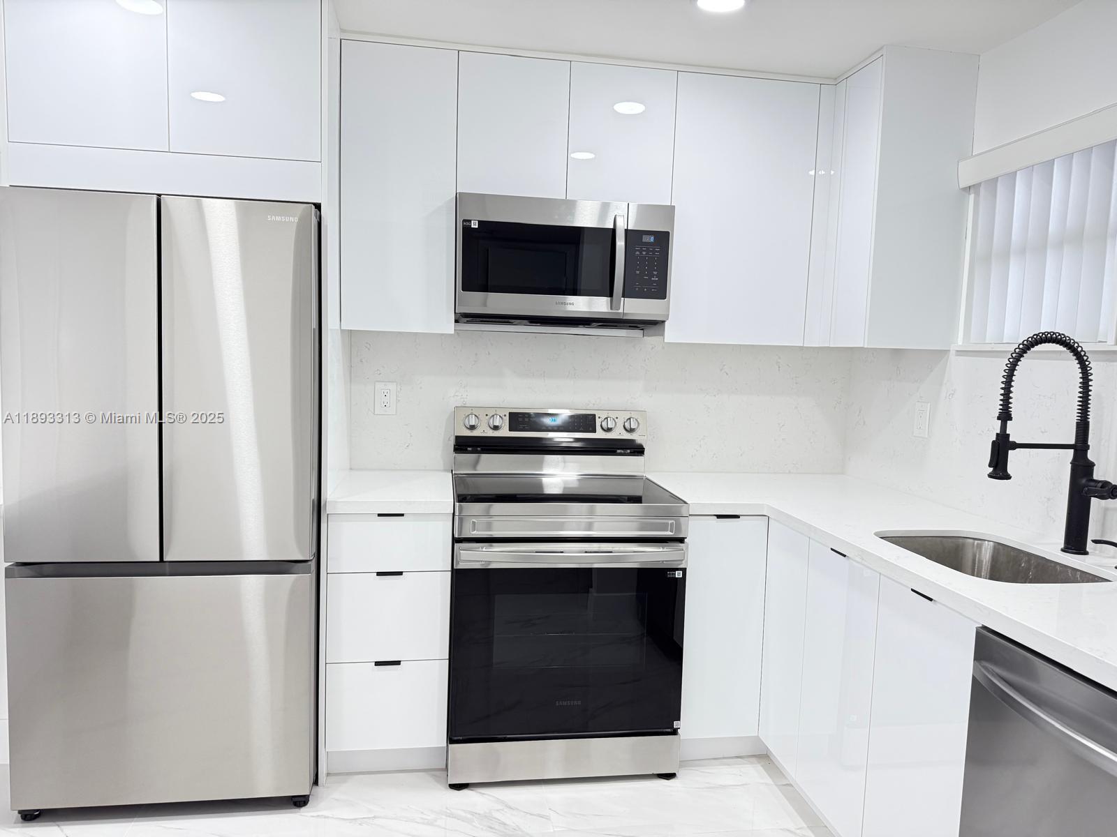 71 ST BYRON CONDO - Residential Lease