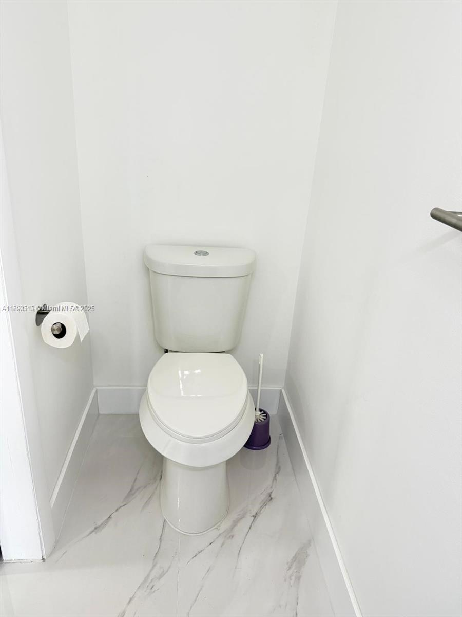 71 ST BYRON CONDO - Residential Lease