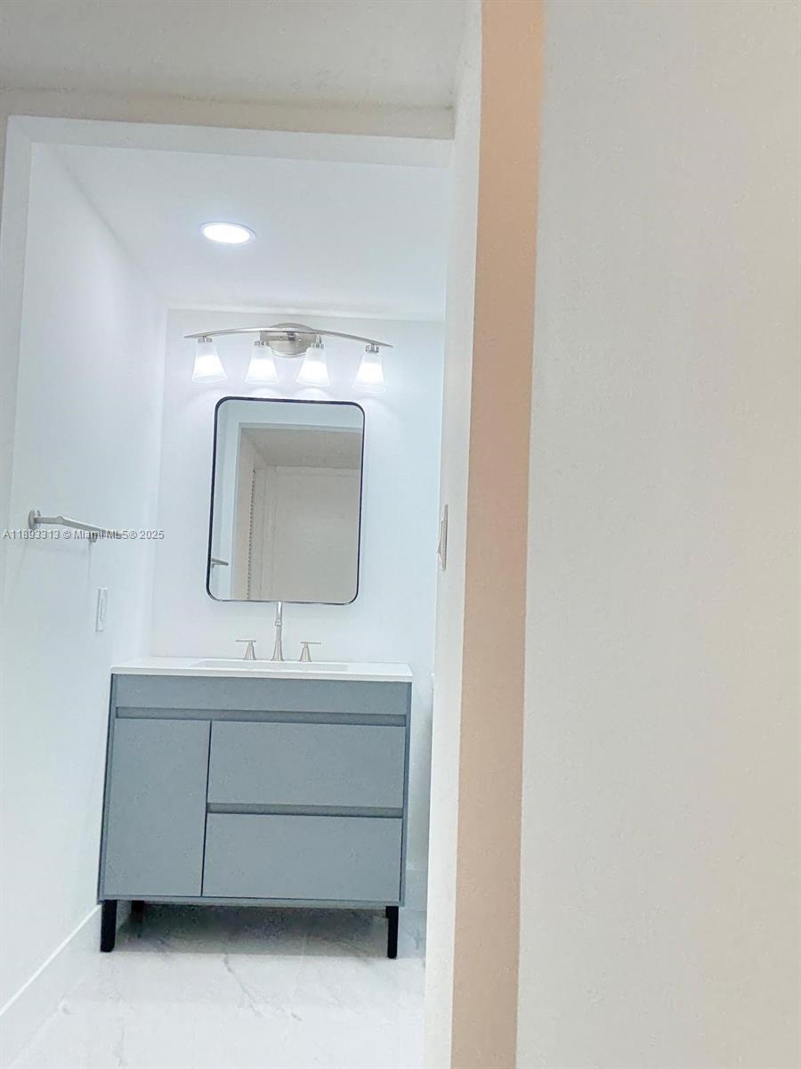 71 ST BYRON CONDO - Residential Lease