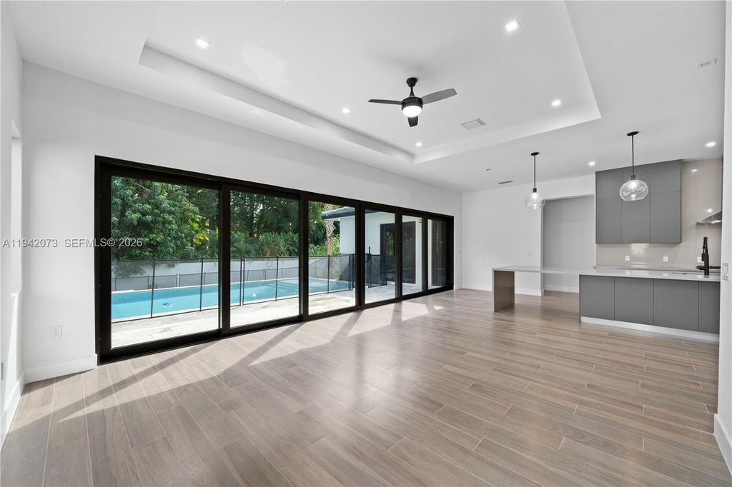 Photo of 12190 Rhino Oaks Dr, Davie, FL 33325 (MLS # A11942073)