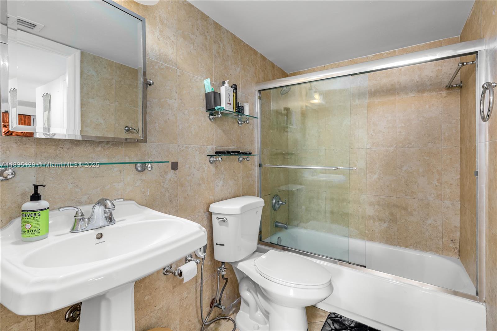 THE PRESIDENTIAL CONDO - Residential