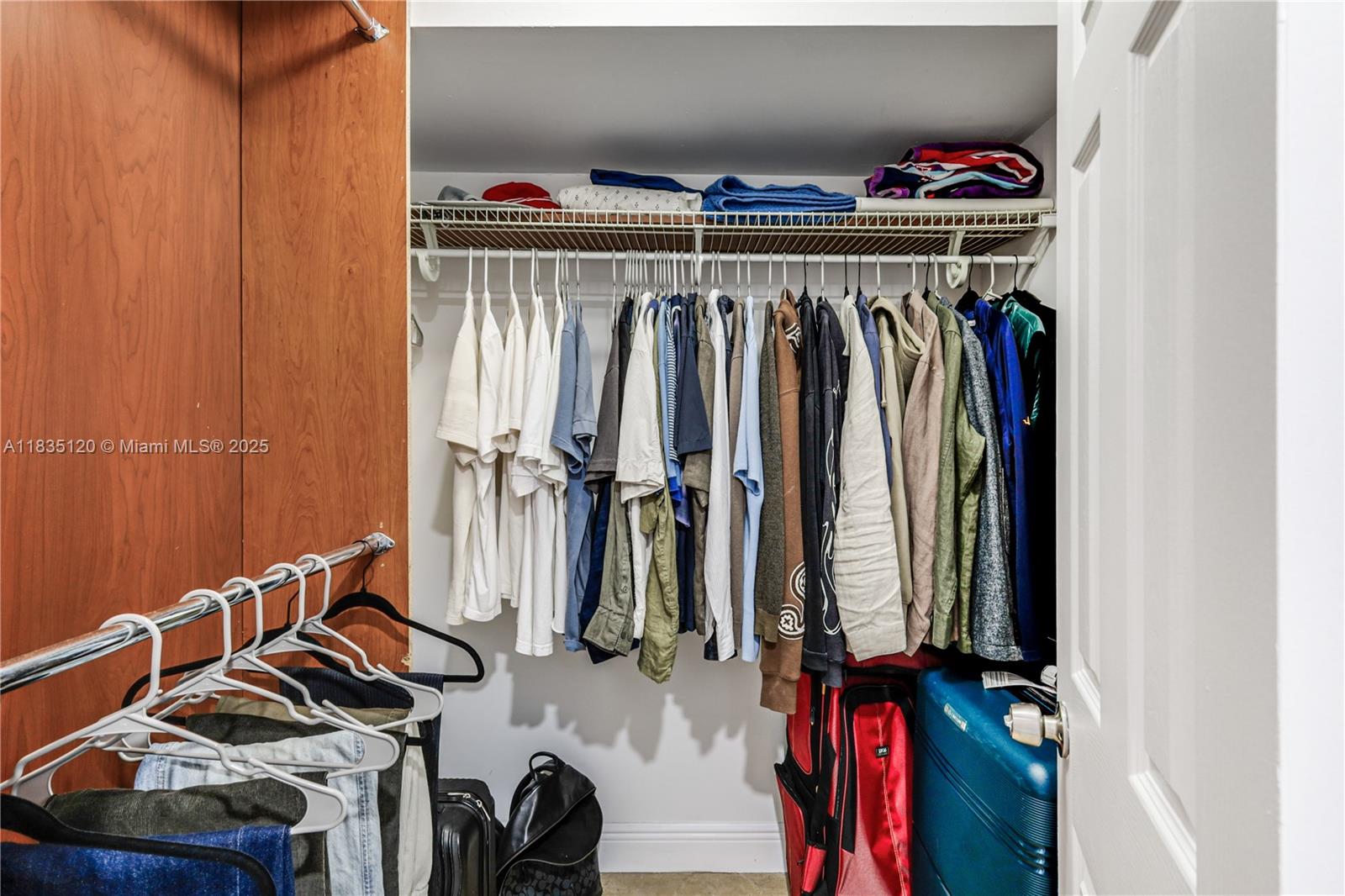 THE PRESIDENTIAL CONDO - Residential