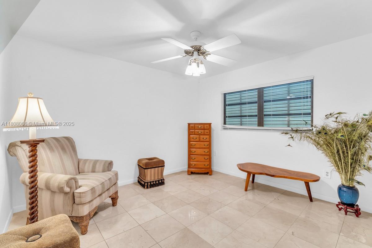 WARWICK MANOR 1ST ADDN - Residential