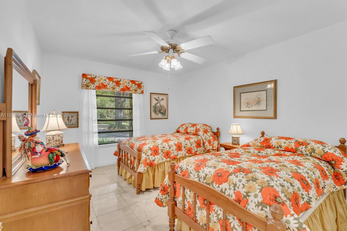 WARWICK MANOR 1ST ADDN - Residential