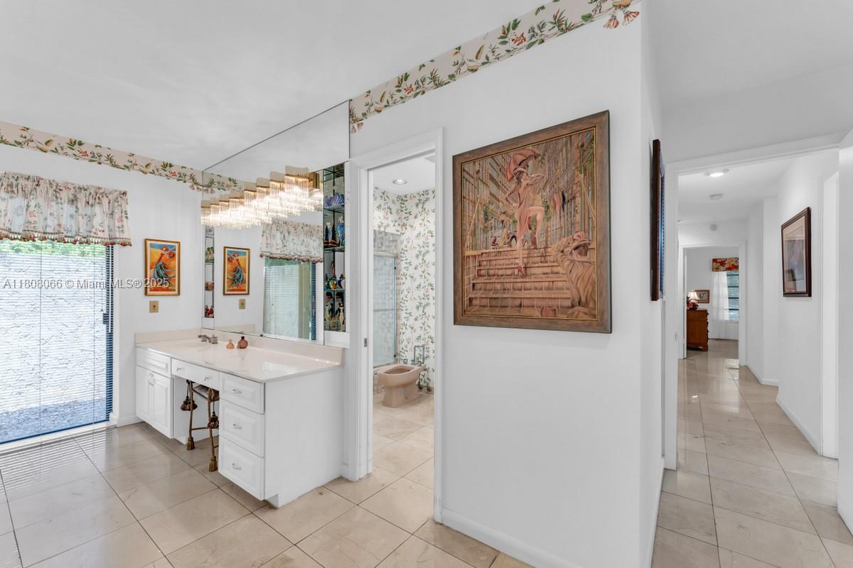 WARWICK MANOR 1ST ADDN - Residential