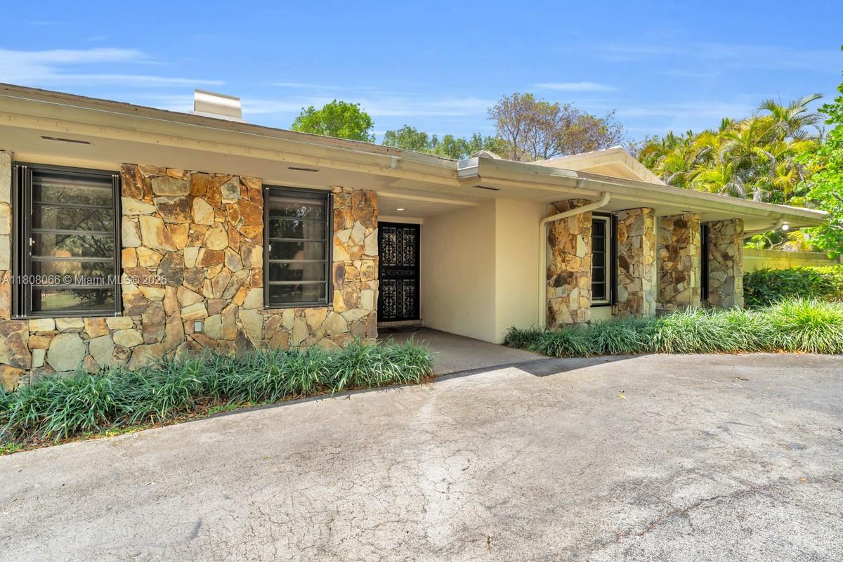 5990 SW 135th Ter