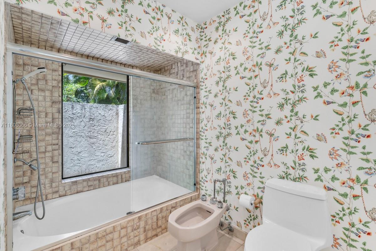 WARWICK MANOR 1ST ADDN - Residential