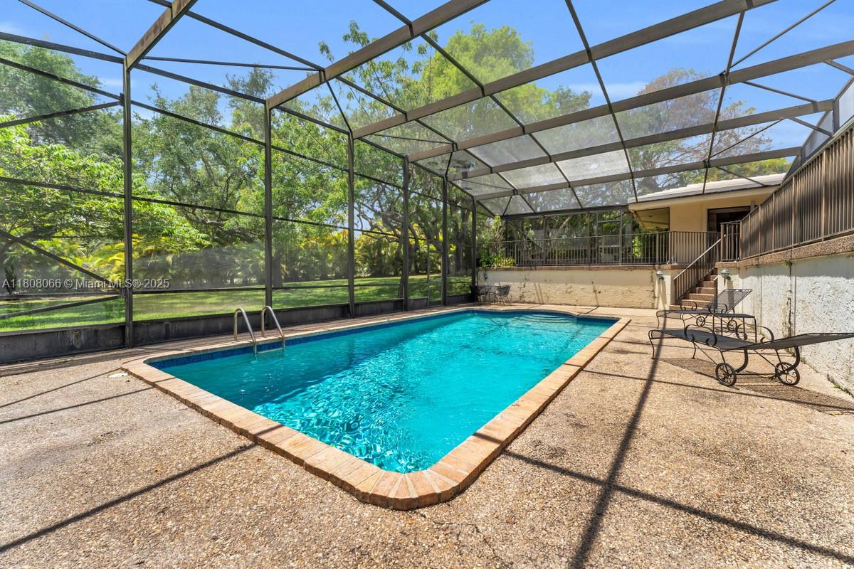 WARWICK MANOR 1ST ADDN - Residential