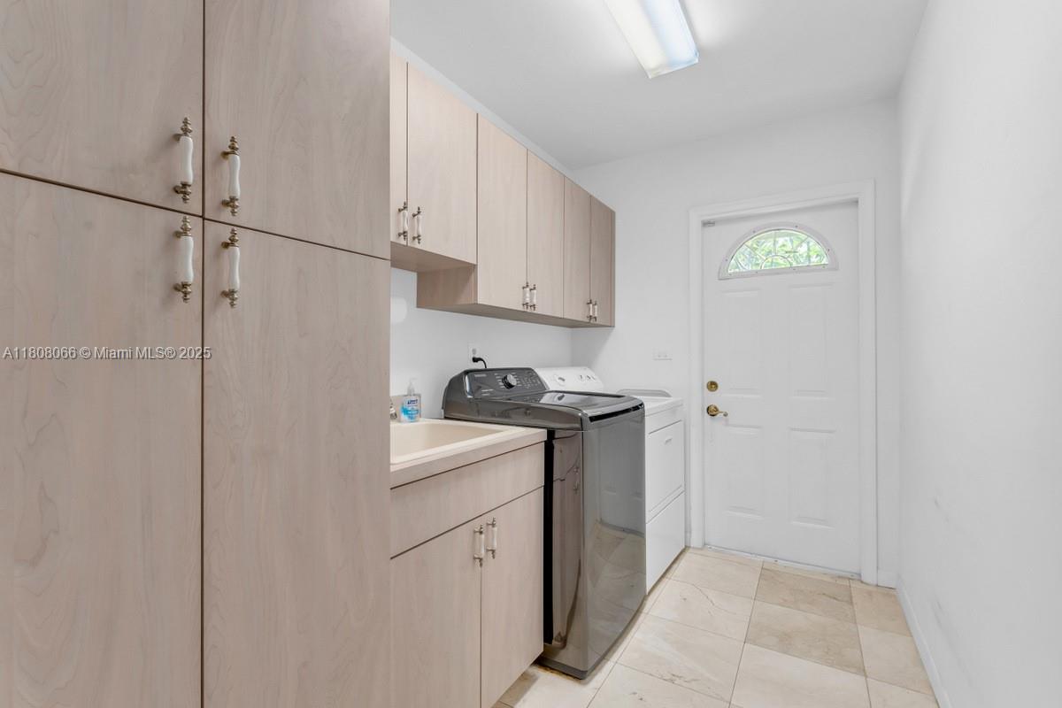 WARWICK MANOR 1ST ADDN - Residential