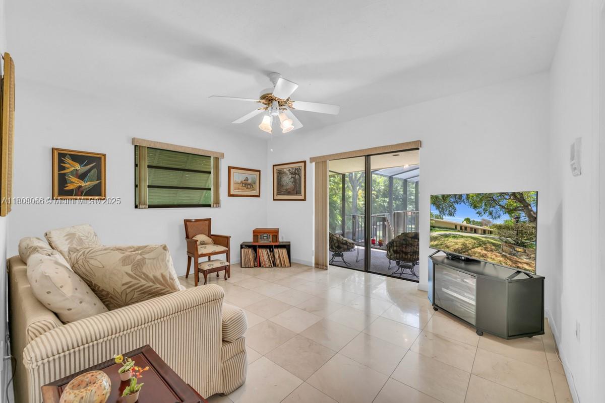 WARWICK MANOR 1ST ADDN - Residential