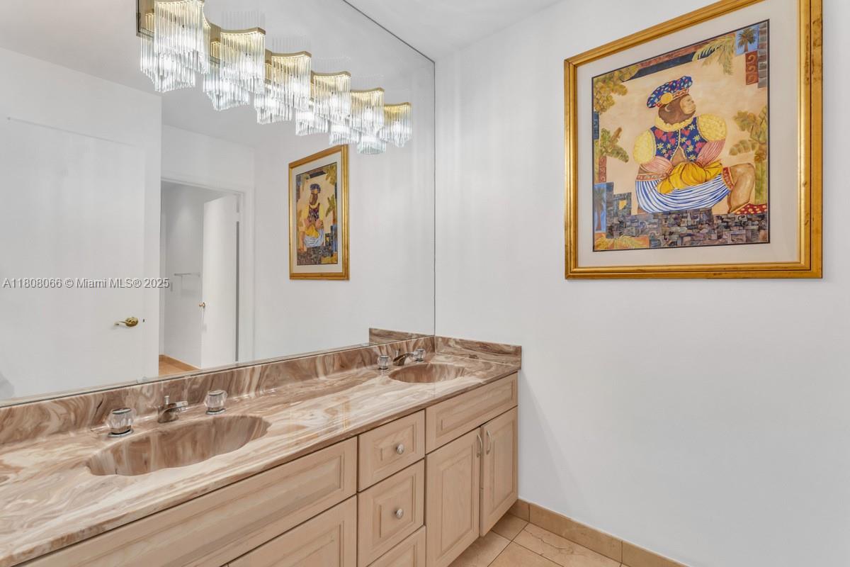 WARWICK MANOR 1ST ADDN - Residential