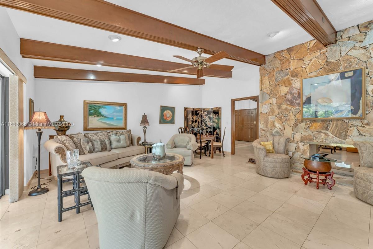 WARWICK MANOR 1ST ADDN - Residential