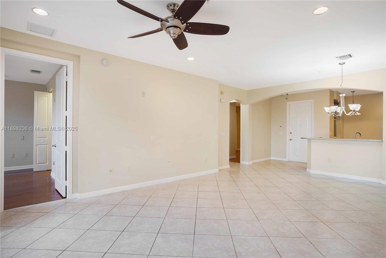 VILLA BIARRITZ CONDO - Residential