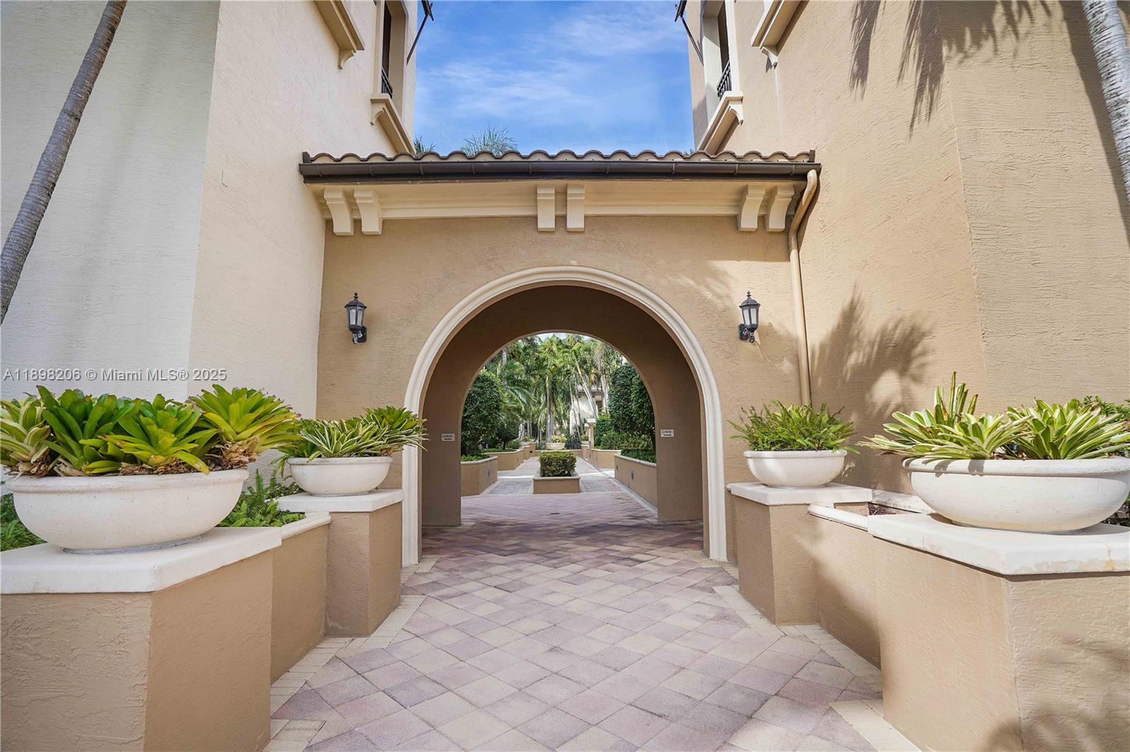 VILLA BIARRITZ CONDO - Residential