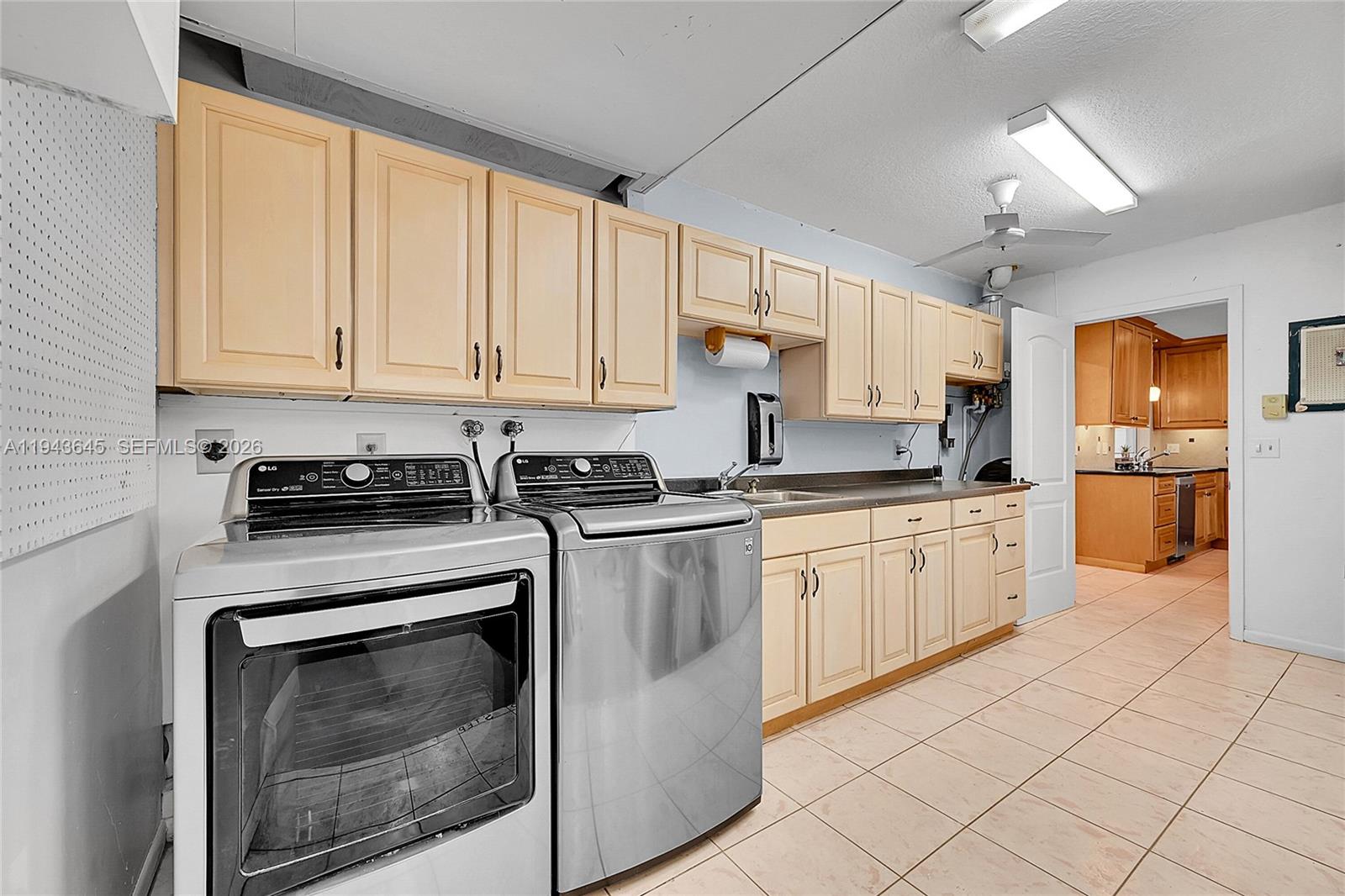 PEMBROKE LAKES SEC 2 - Residential