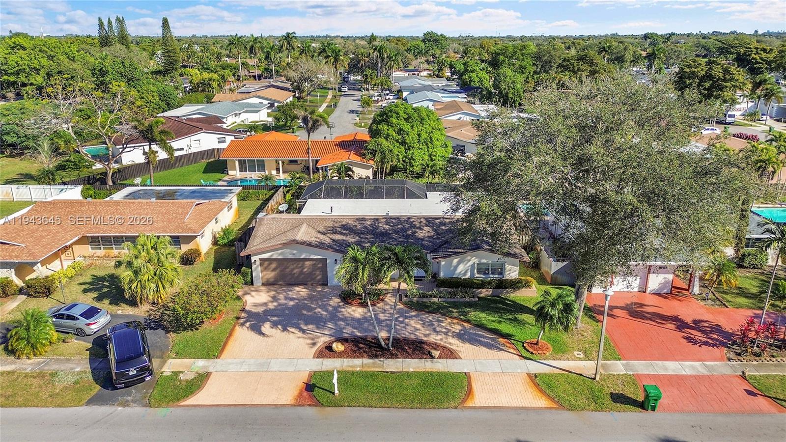 PEMBROKE LAKES SEC 2 - Residential