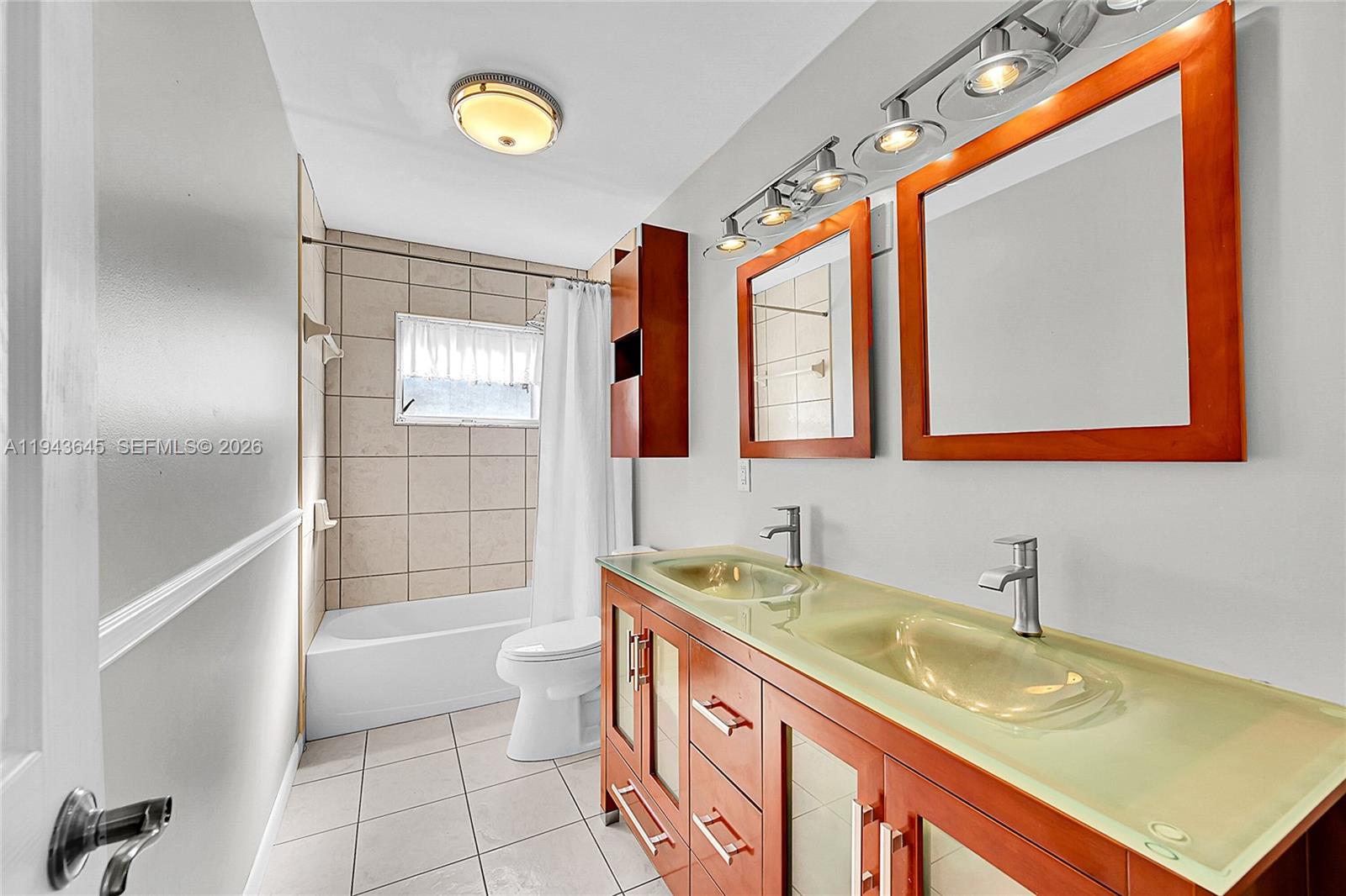 PEMBROKE LAKES SEC 2 - Residential