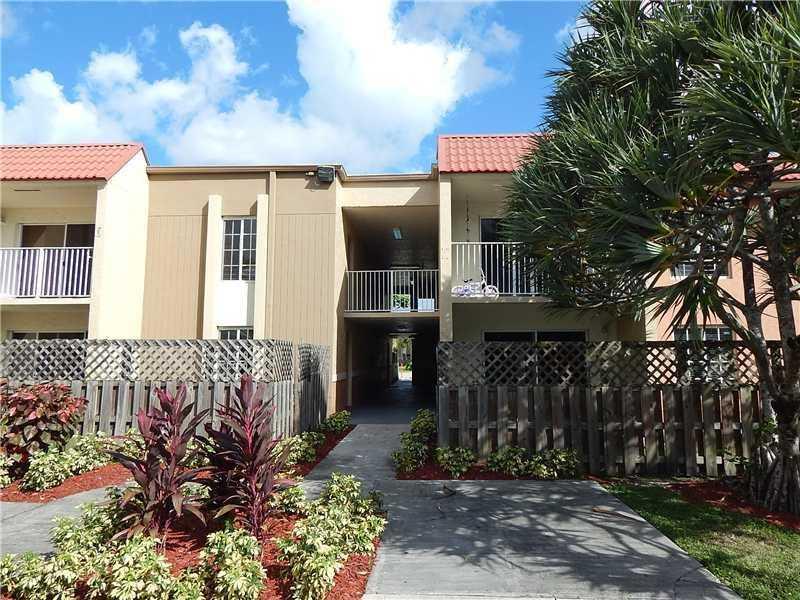 GREAT 2/2 IN DORAL GARDENS ..MUST SEE