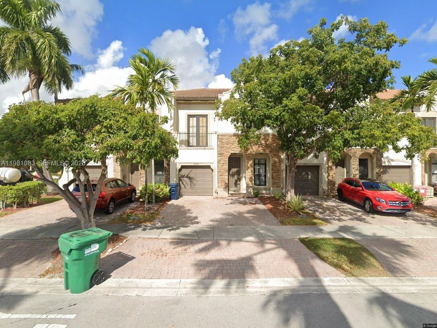 Located in the desirable Homestead area, this 1,811 square foot townhome features spacious living areas, a functional layout and natural light throughout.  Conveniently located near schools, shopping, dining and major highways.