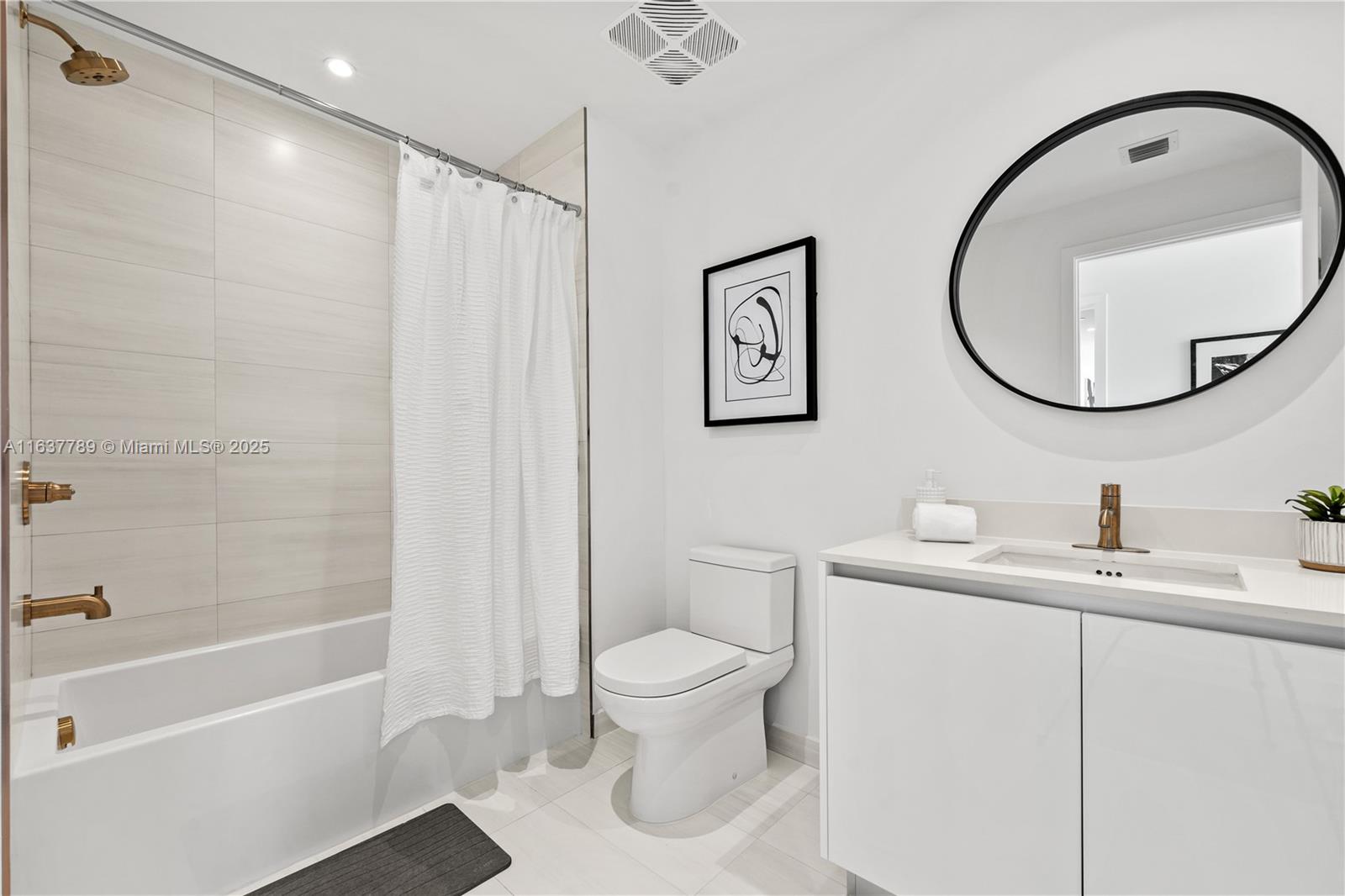 COCONUT GROVE - Residential