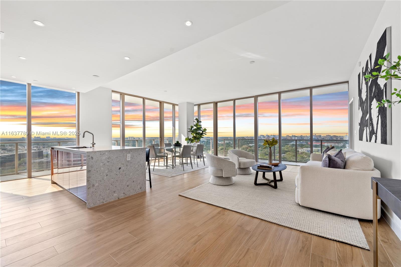 COCONUT GROVE - Residential