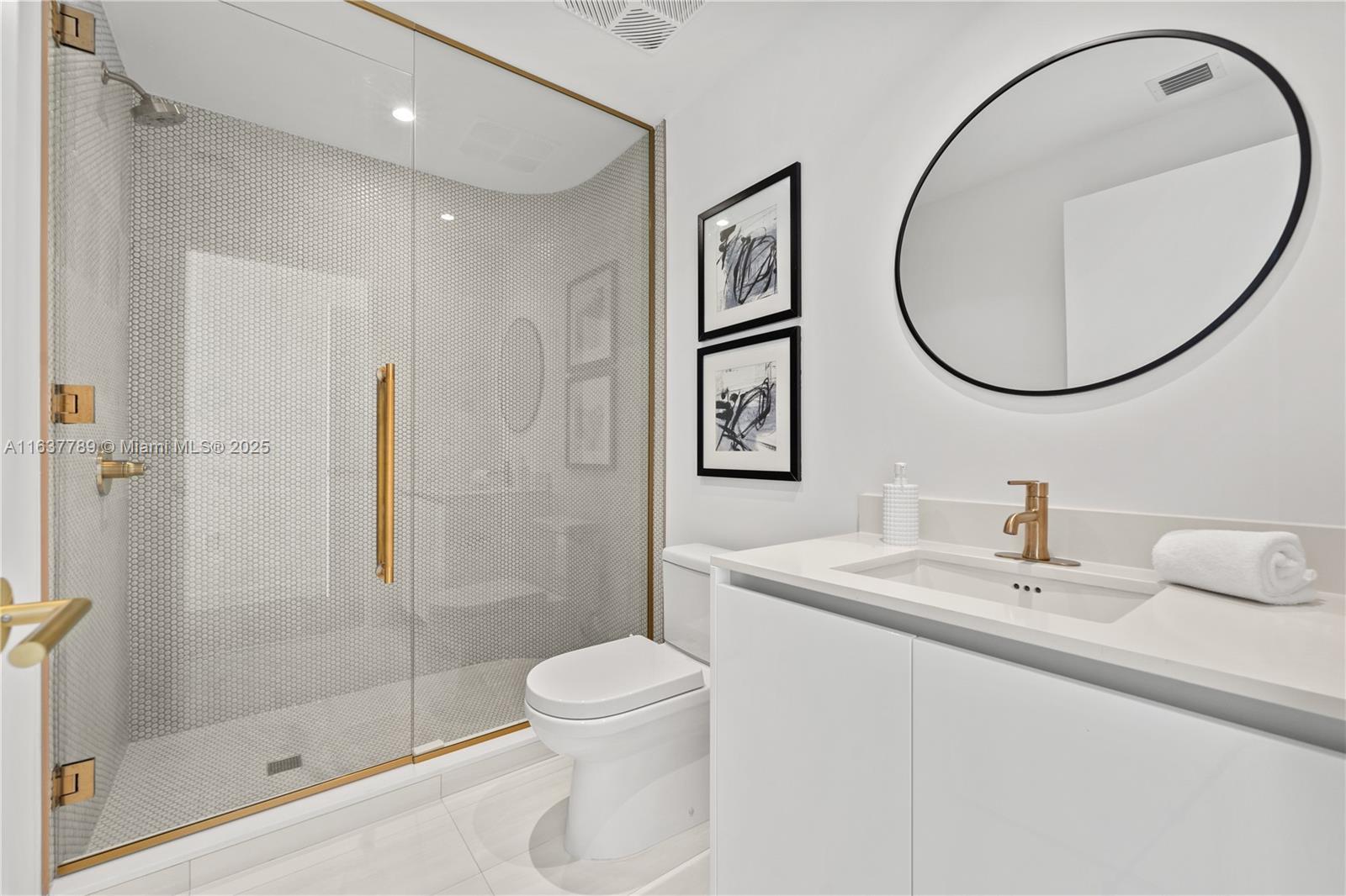 COCONUT GROVE - Residential