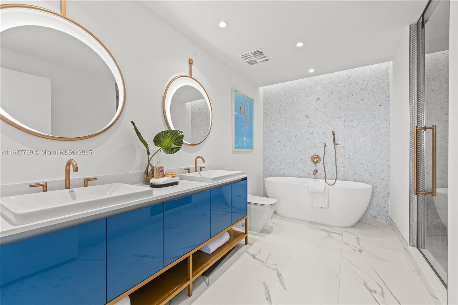 COCONUT GROVE - Residential