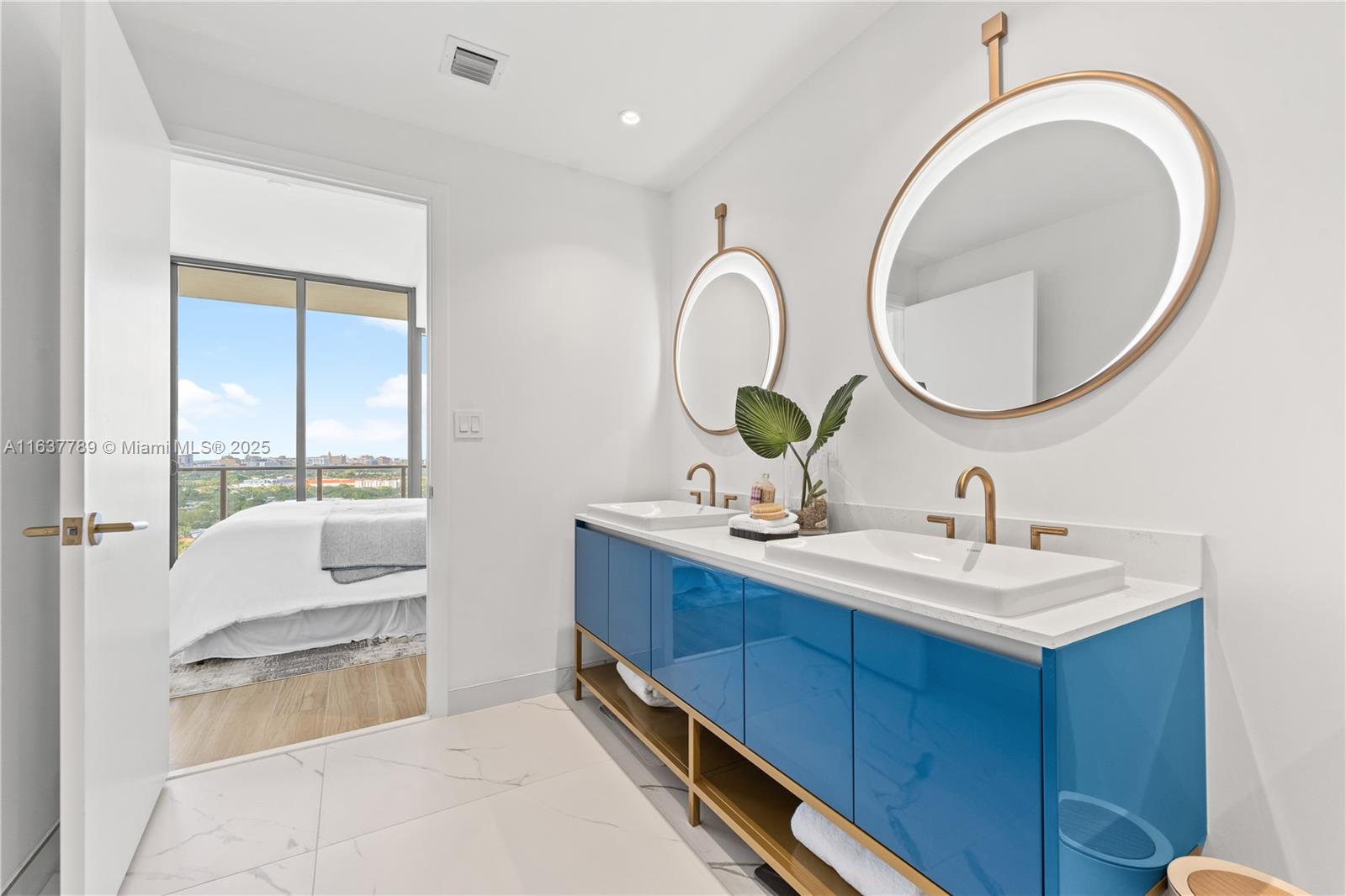 COCONUT GROVE - Residential