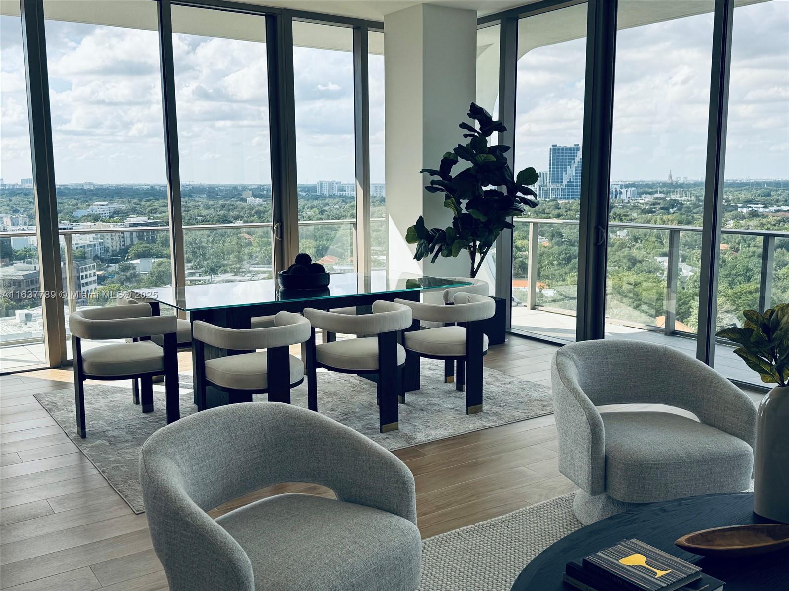 COCONUT GROVE - Residential