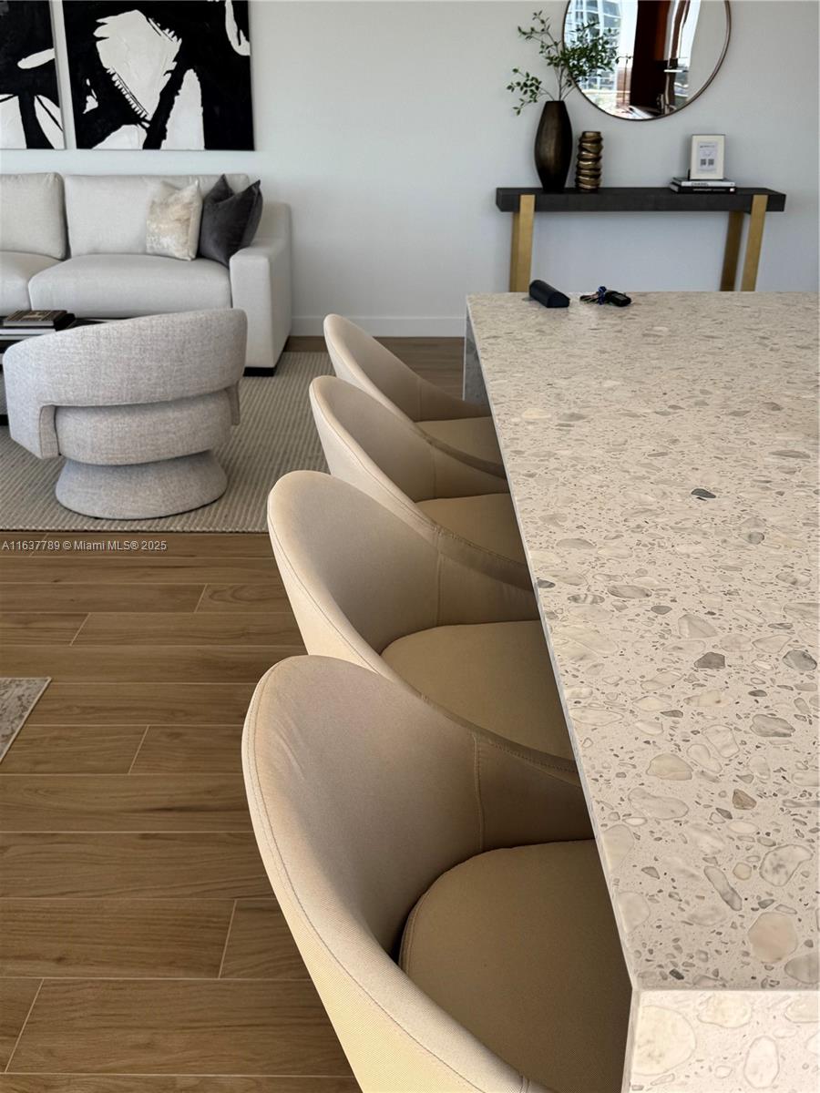 COCONUT GROVE - Residential