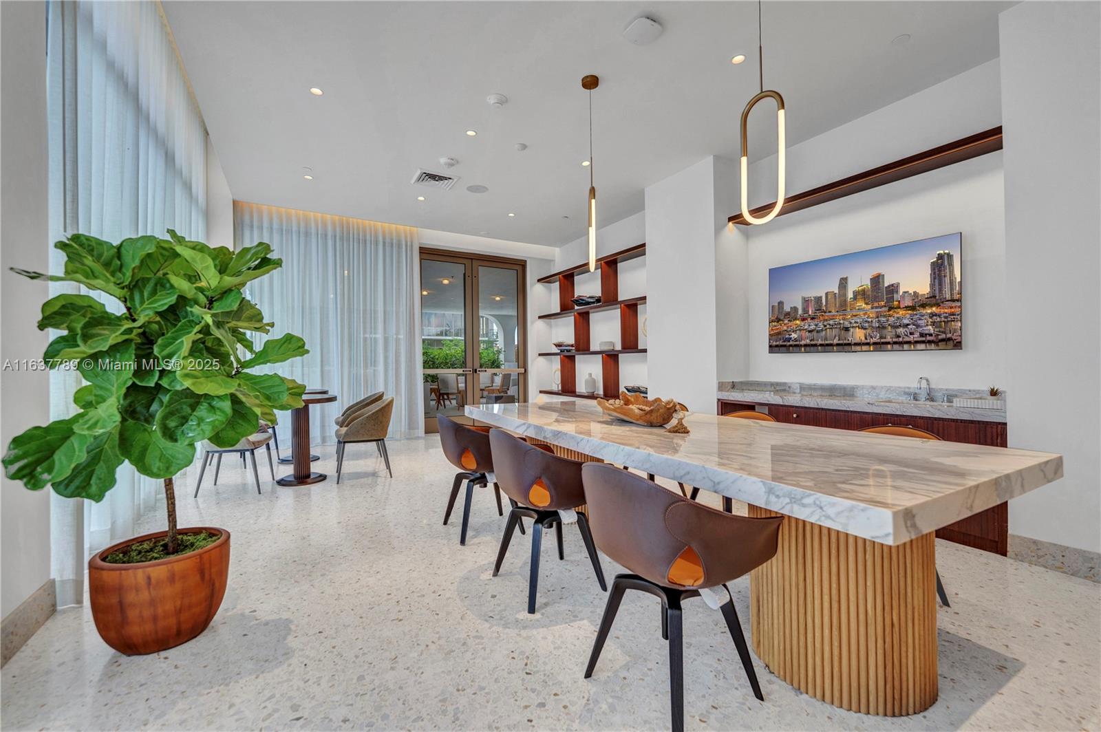 COCONUT GROVE - Residential