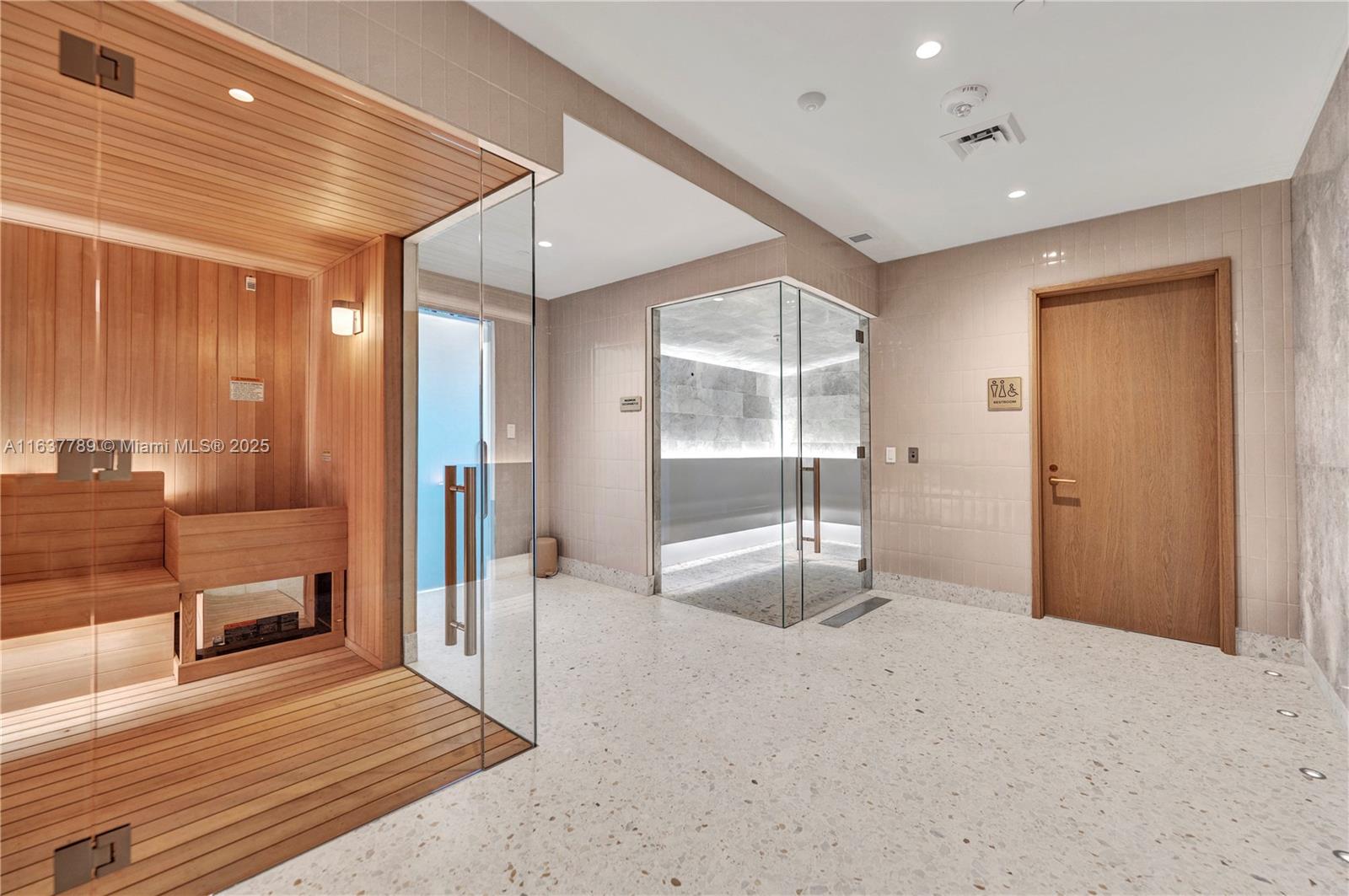 COCONUT GROVE - Residential