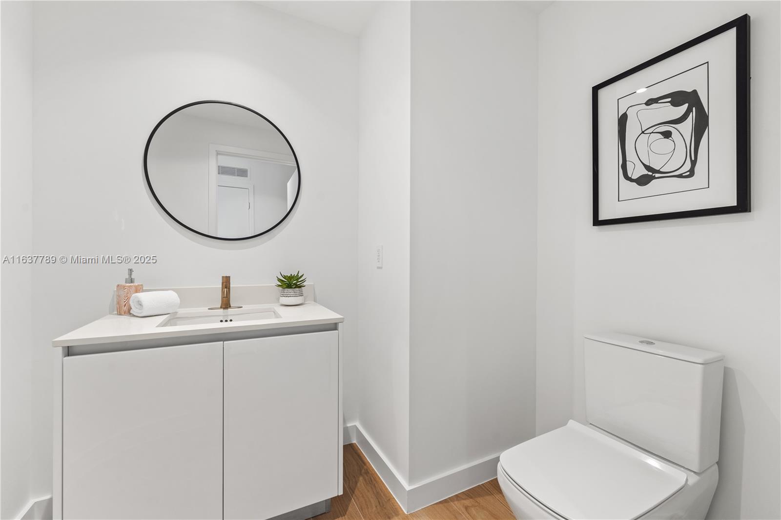 COCONUT GROVE - Residential