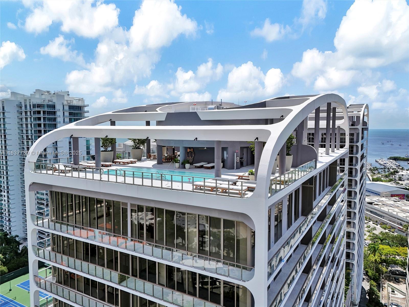 COCONUT GROVE - Residential