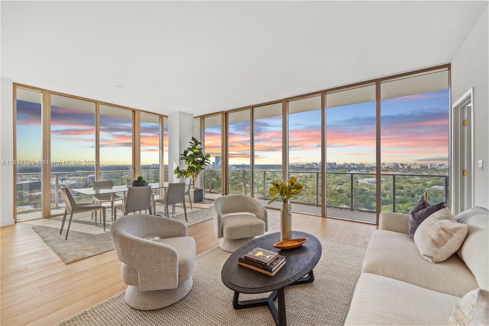 COCONUT GROVE - Residential
