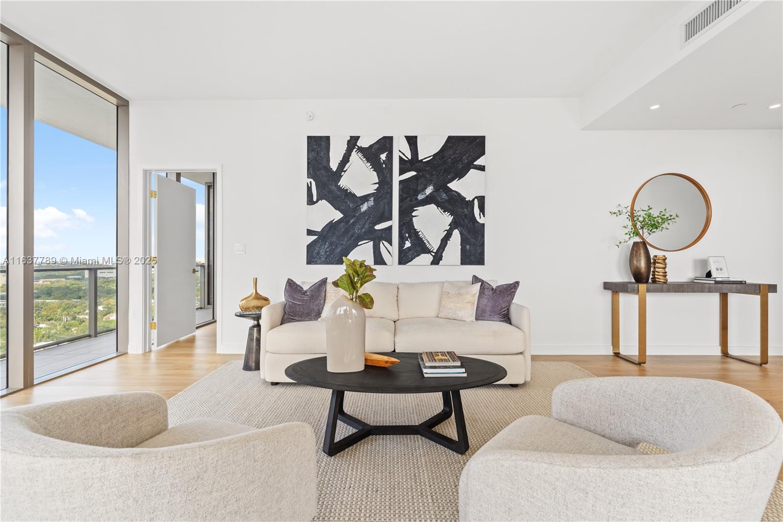 COCONUT GROVE - Residential