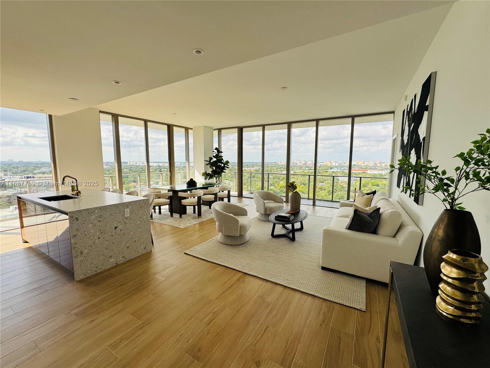 COCONUT GROVE - Residential