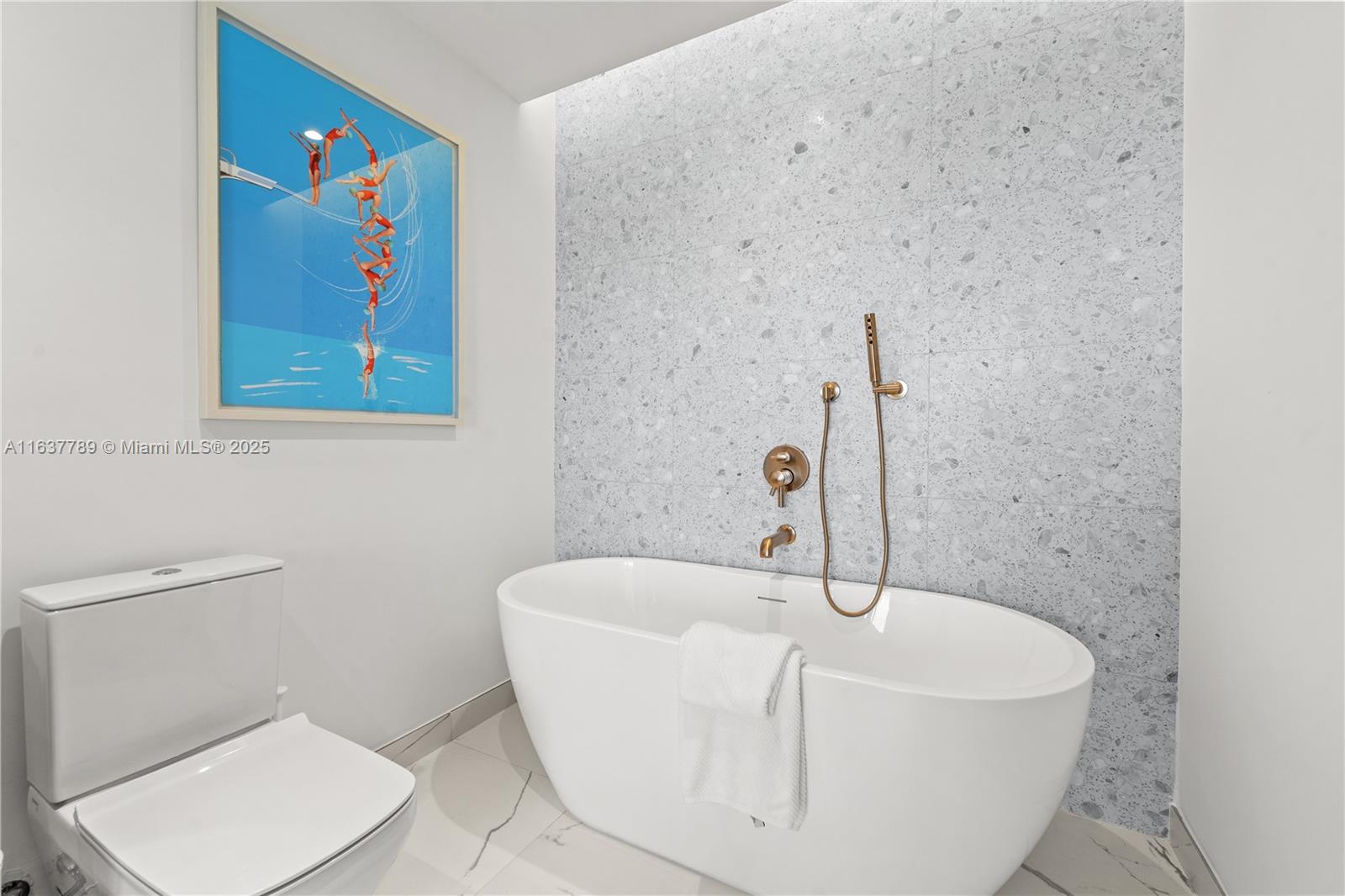 COCONUT GROVE - Residential