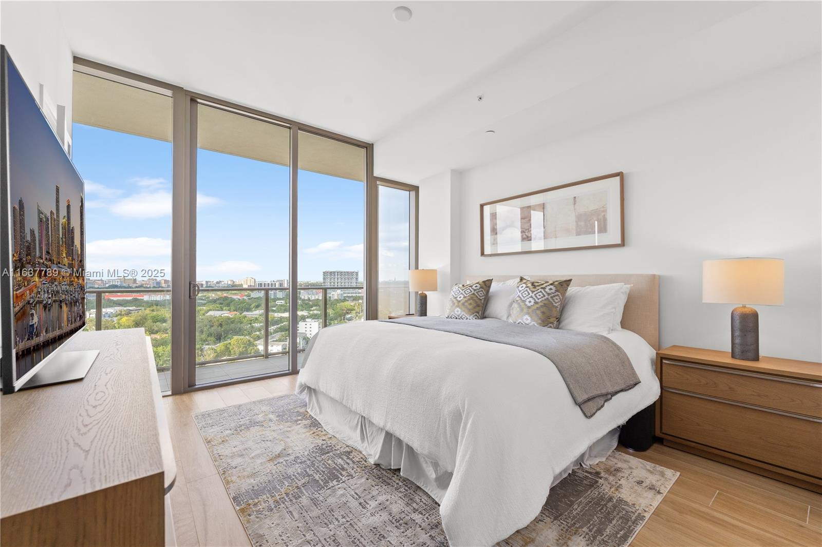 COCONUT GROVE - Residential