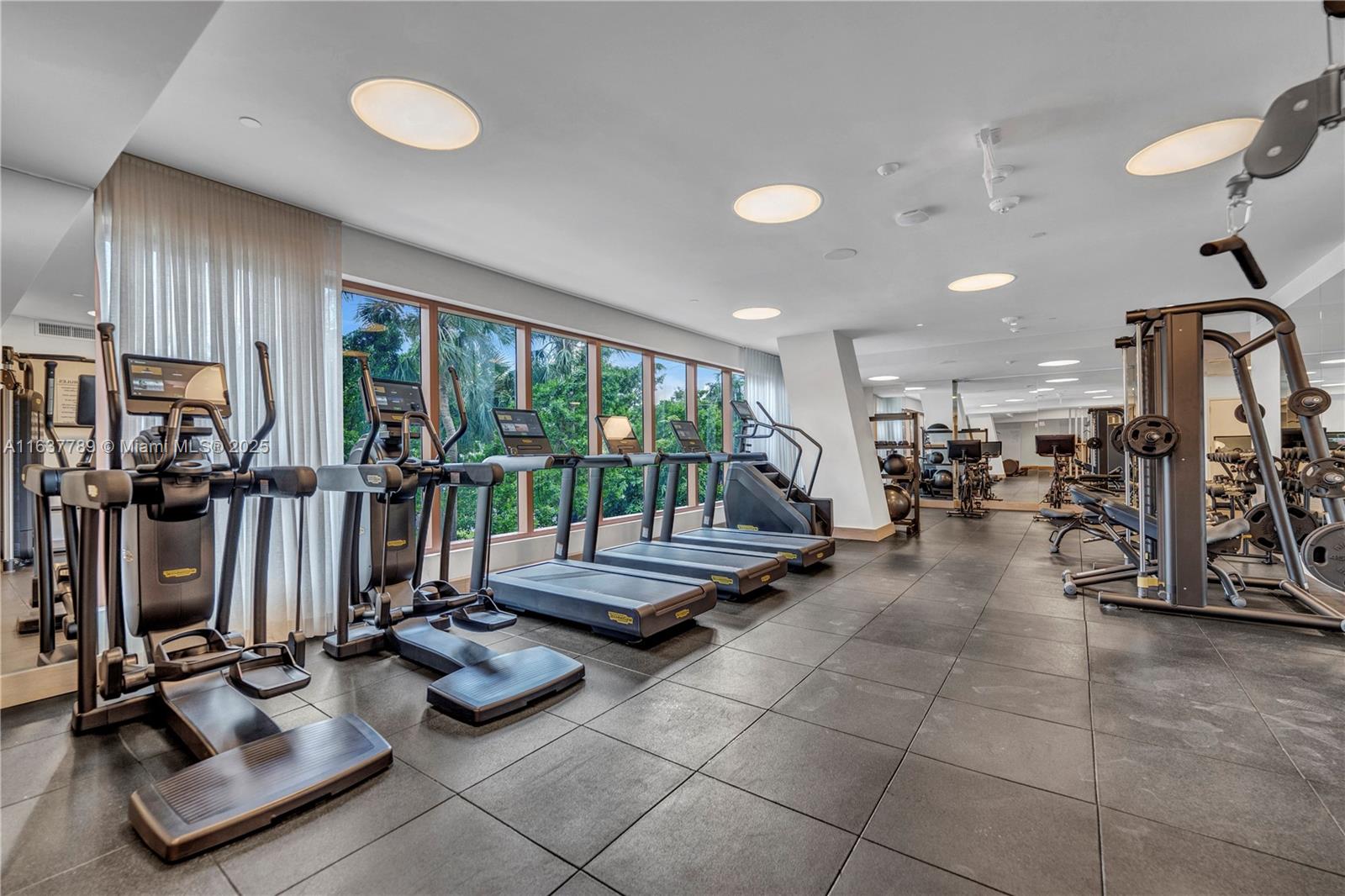 COCONUT GROVE - Residential