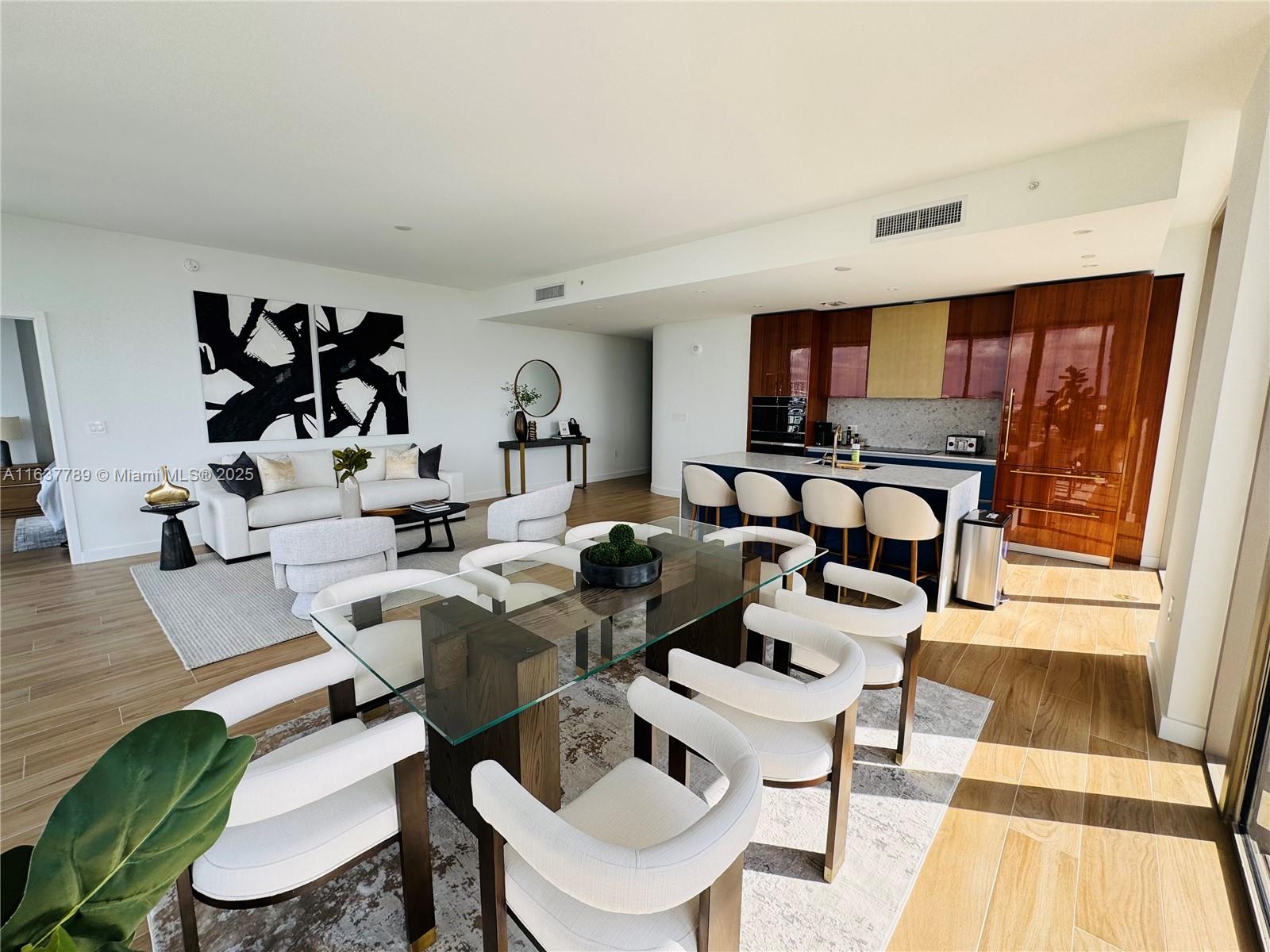 COCONUT GROVE - Residential