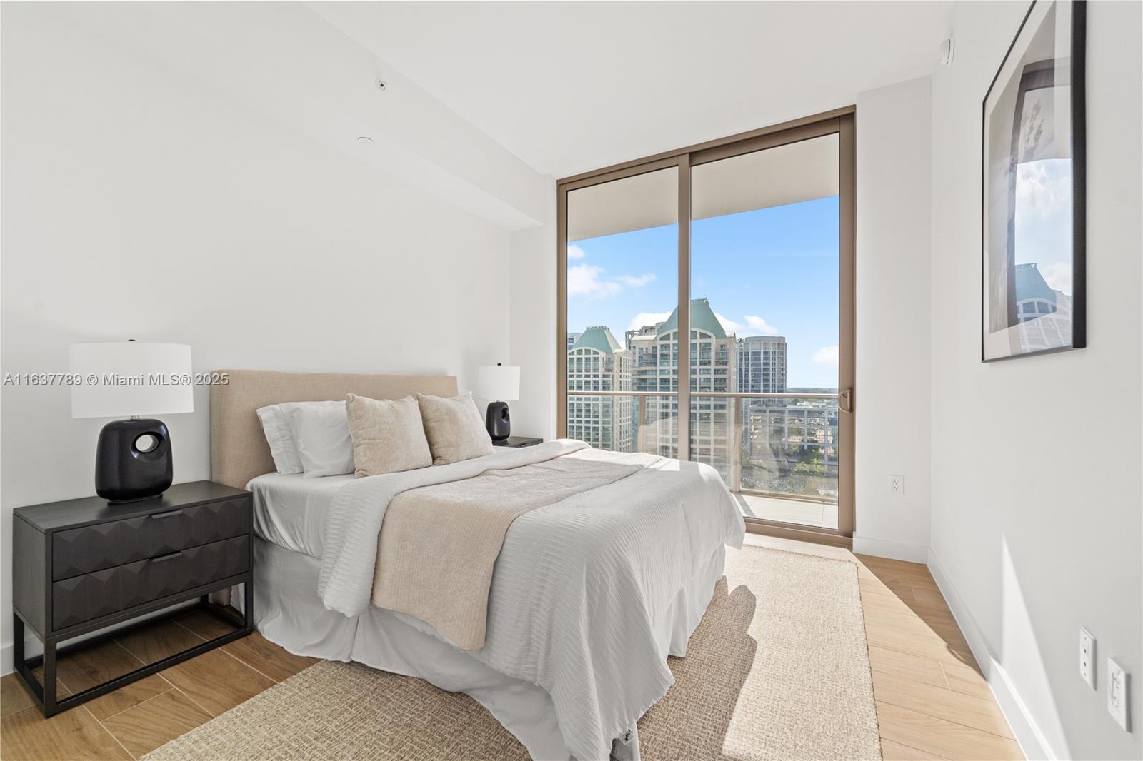 COCONUT GROVE - Residential