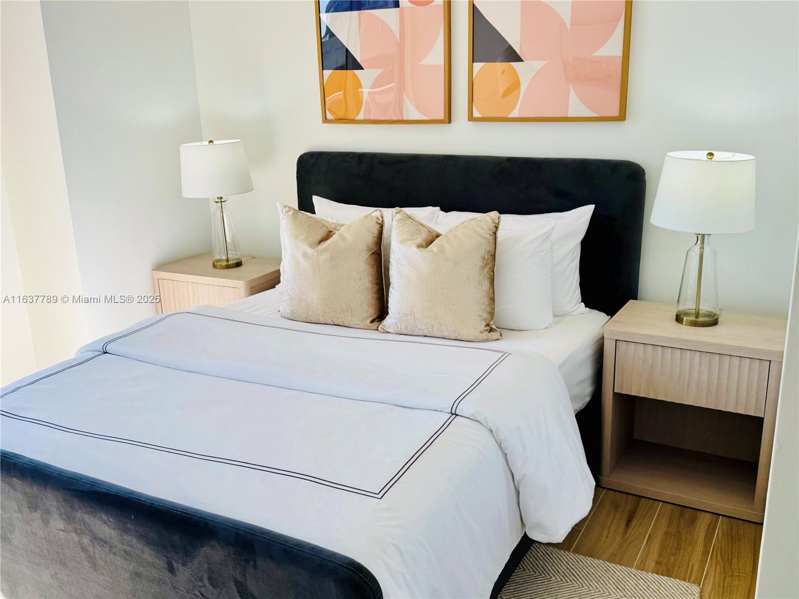 COCONUT GROVE - Residential