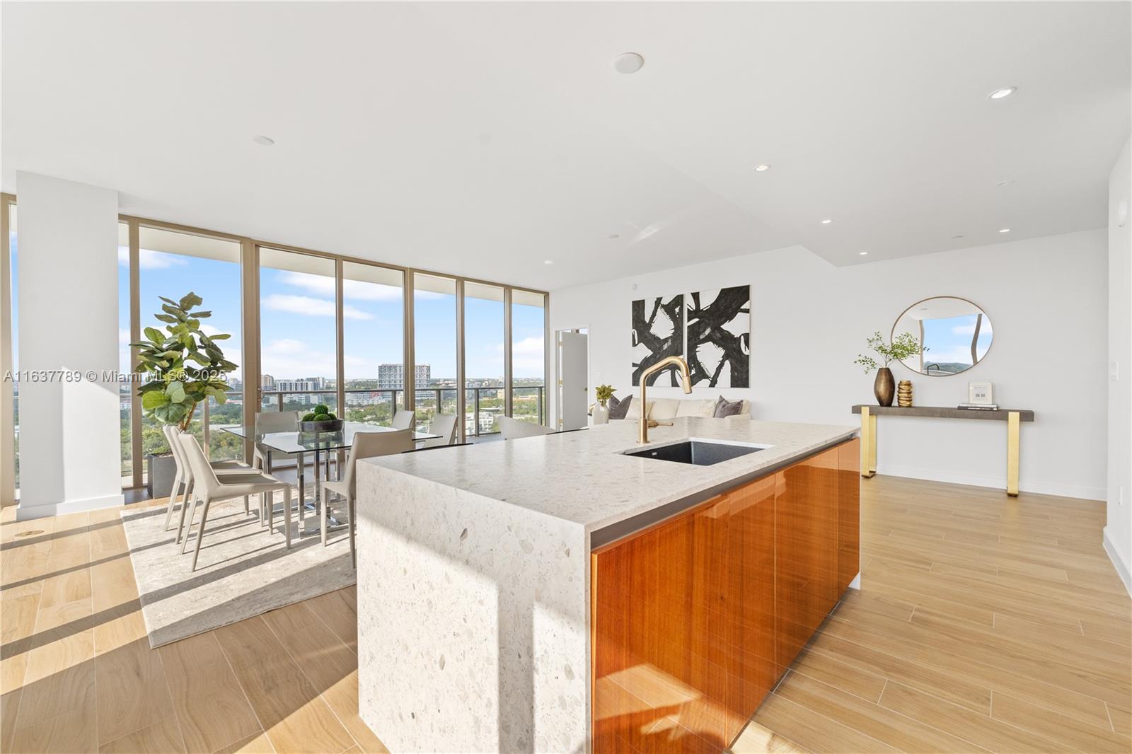 COCONUT GROVE - Residential