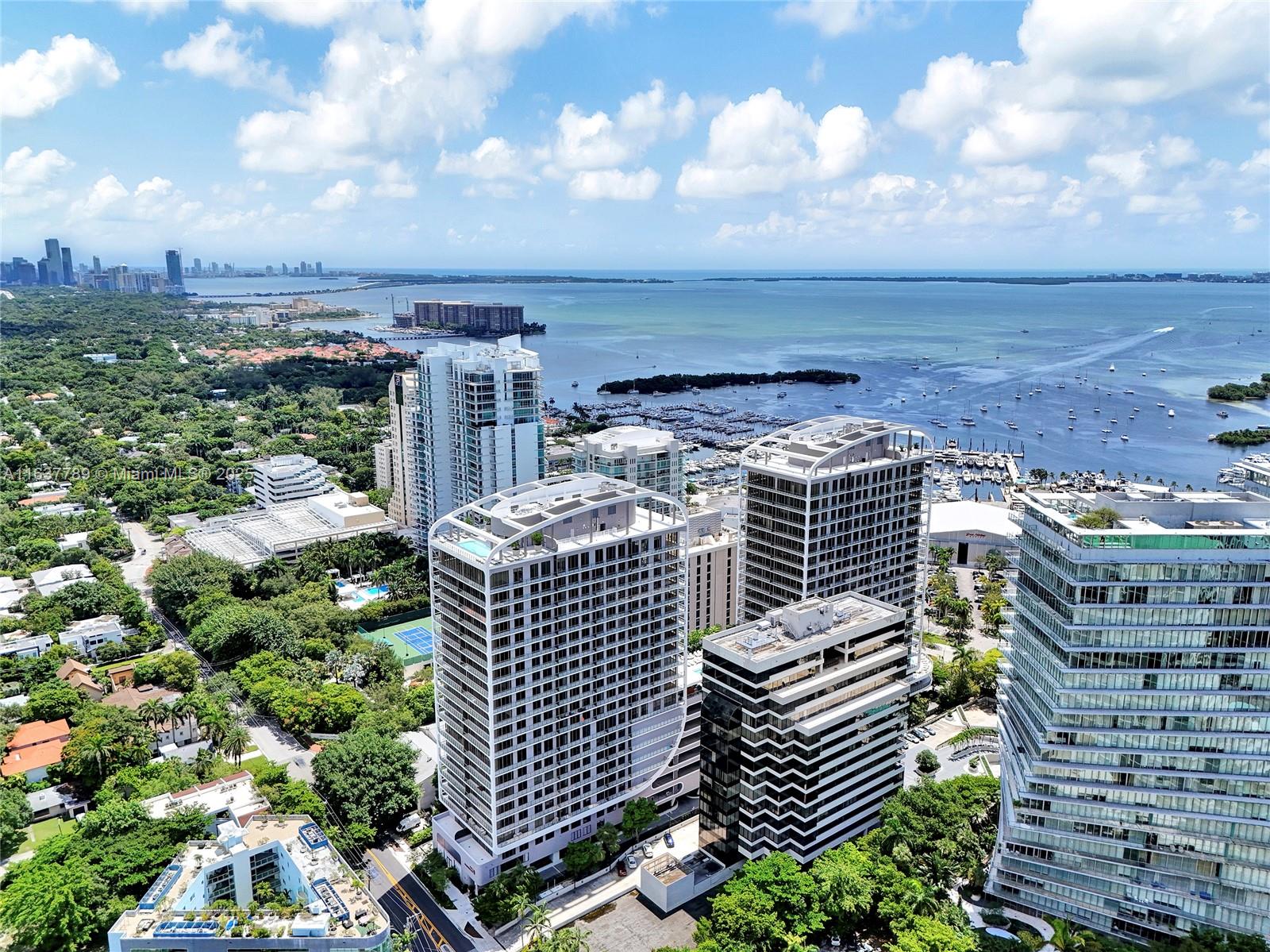 COCONUT GROVE - Residential