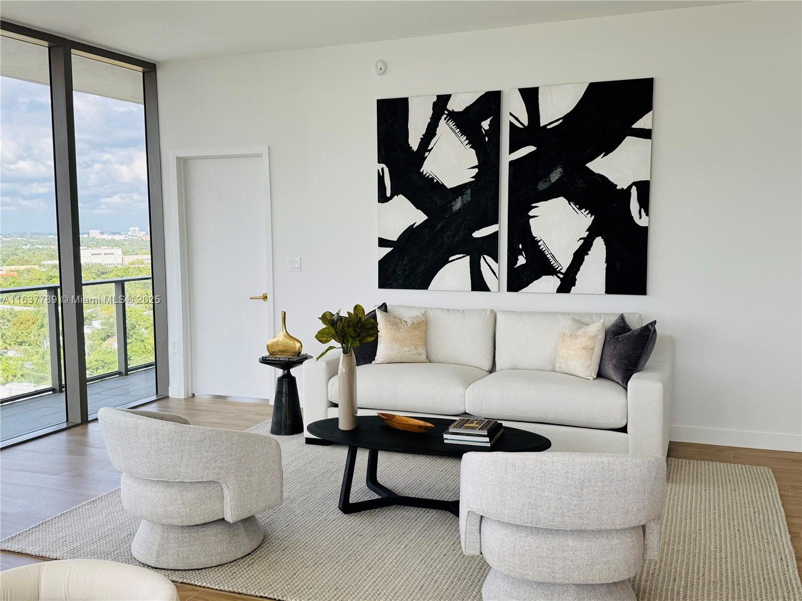 COCONUT GROVE - Residential