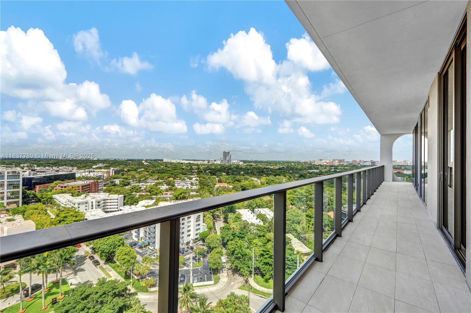 COCONUT GROVE - Residential