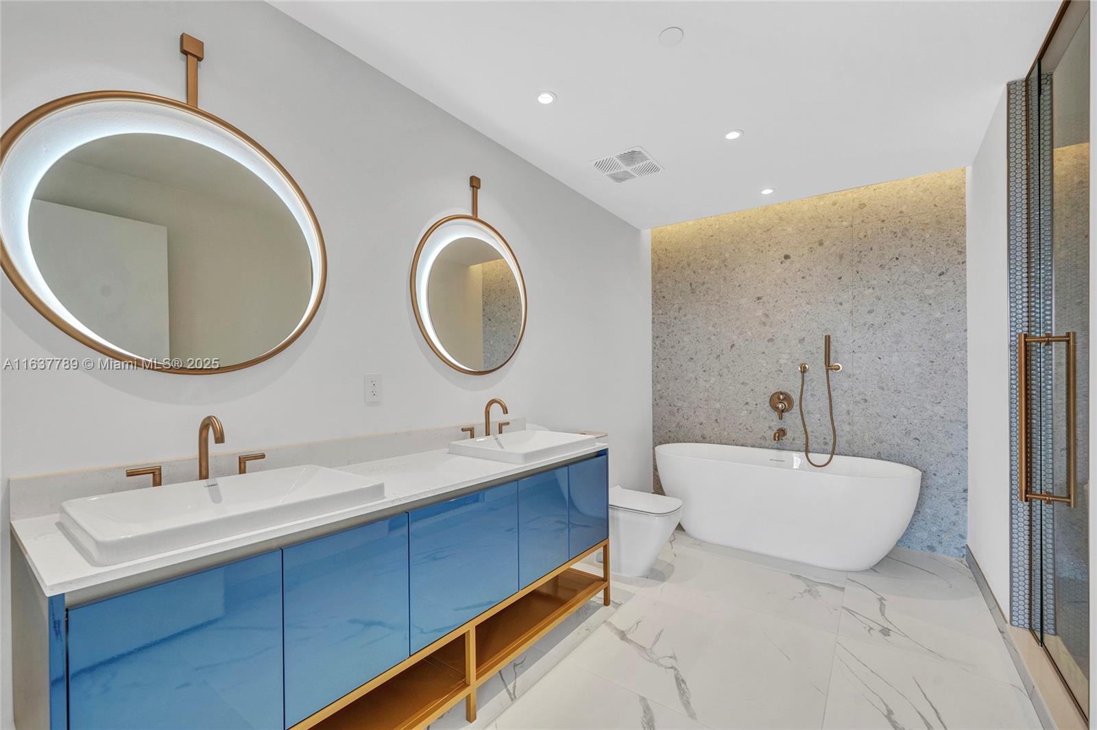 COCONUT GROVE - Residential