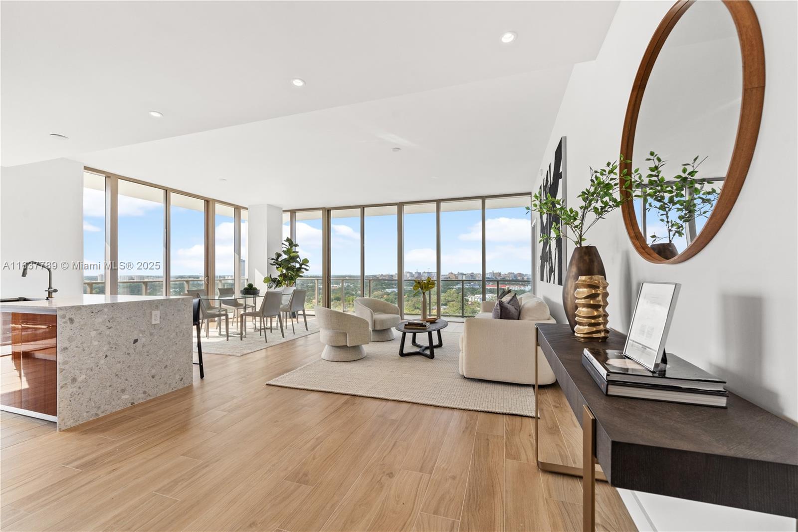 COCONUT GROVE - Residential